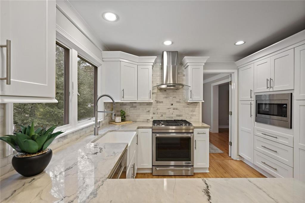 HIDDEN BRANCHES - Residential