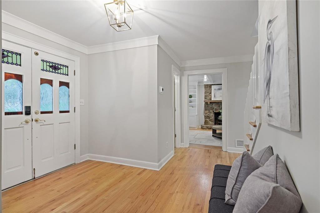 5156 Pine Branch Point