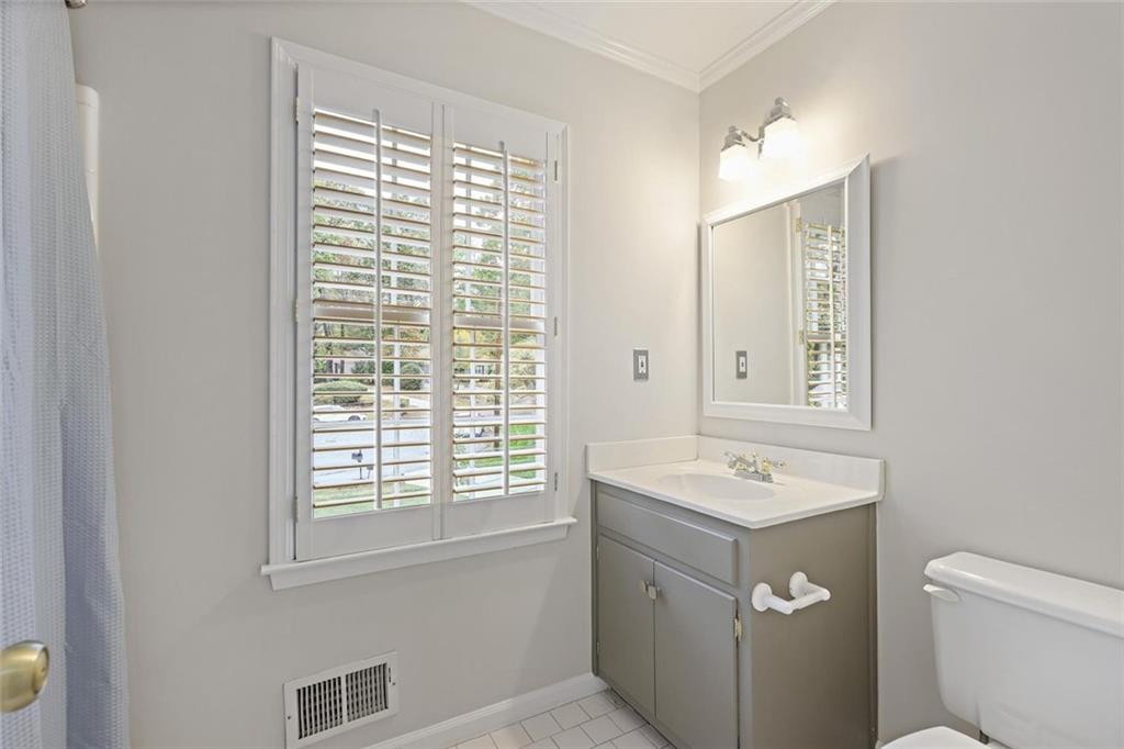 HIDDEN BRANCHES - Residential