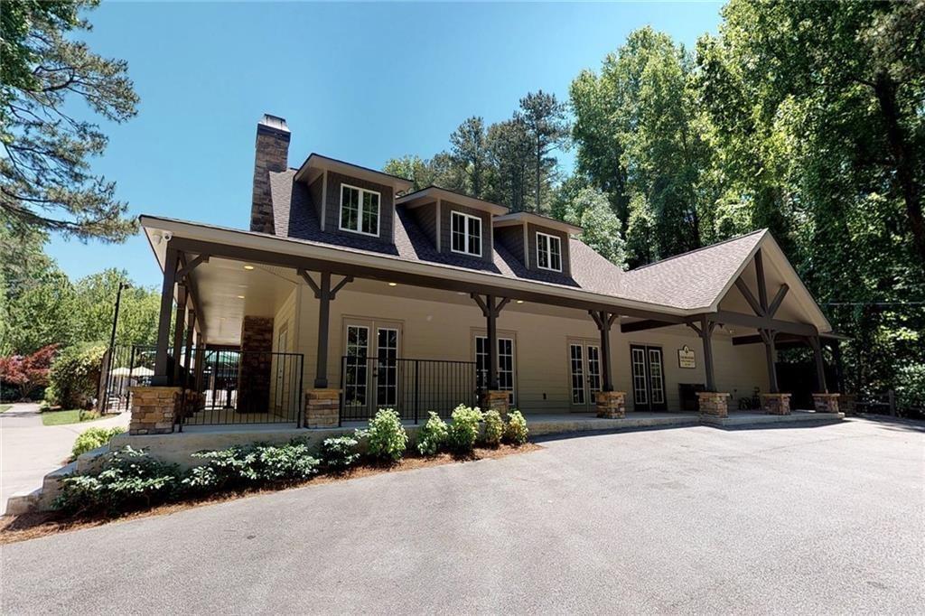 HIDDEN BRANCHES - Residential