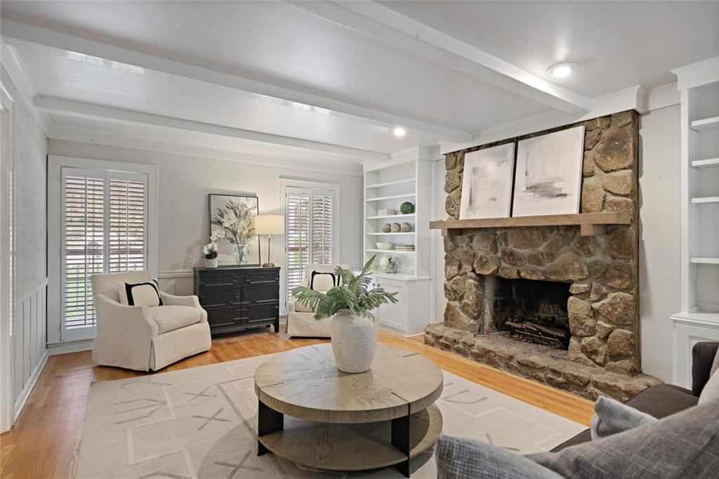 HIDDEN BRANCHES - Residential