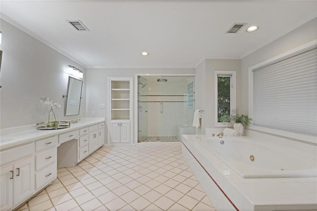 HIDDEN BRANCHES - Residential