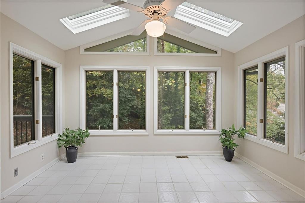 HIDDEN BRANCHES - Residential