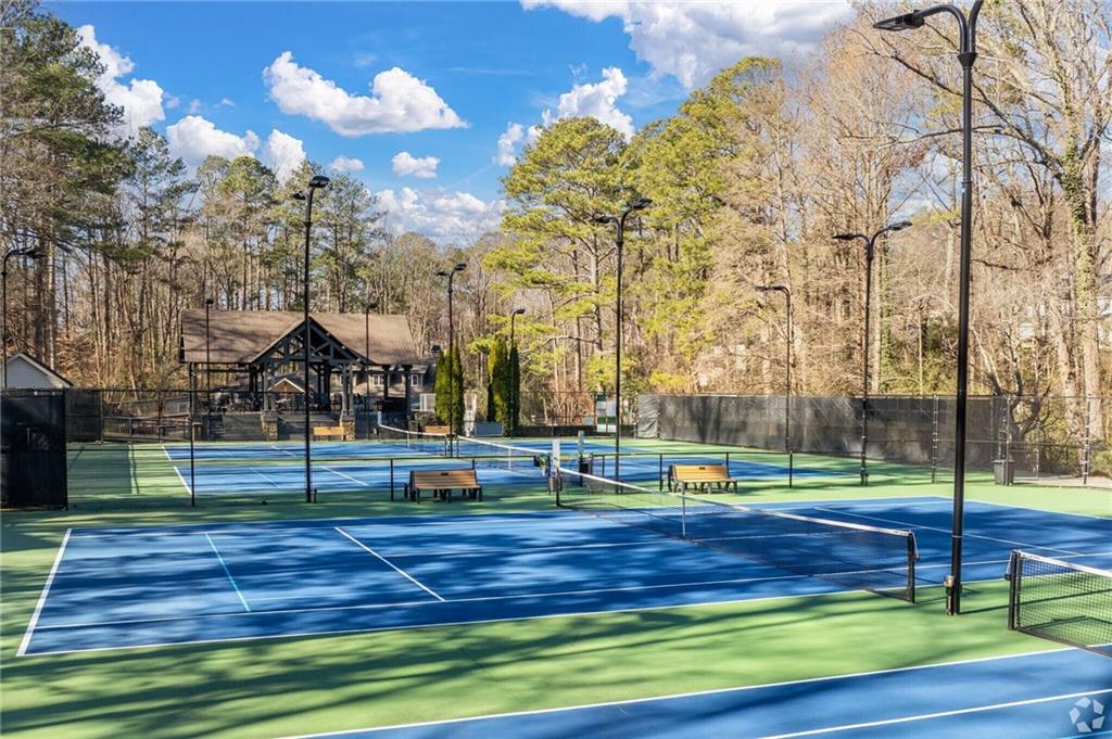 HIDDEN BRANCHES - Residential