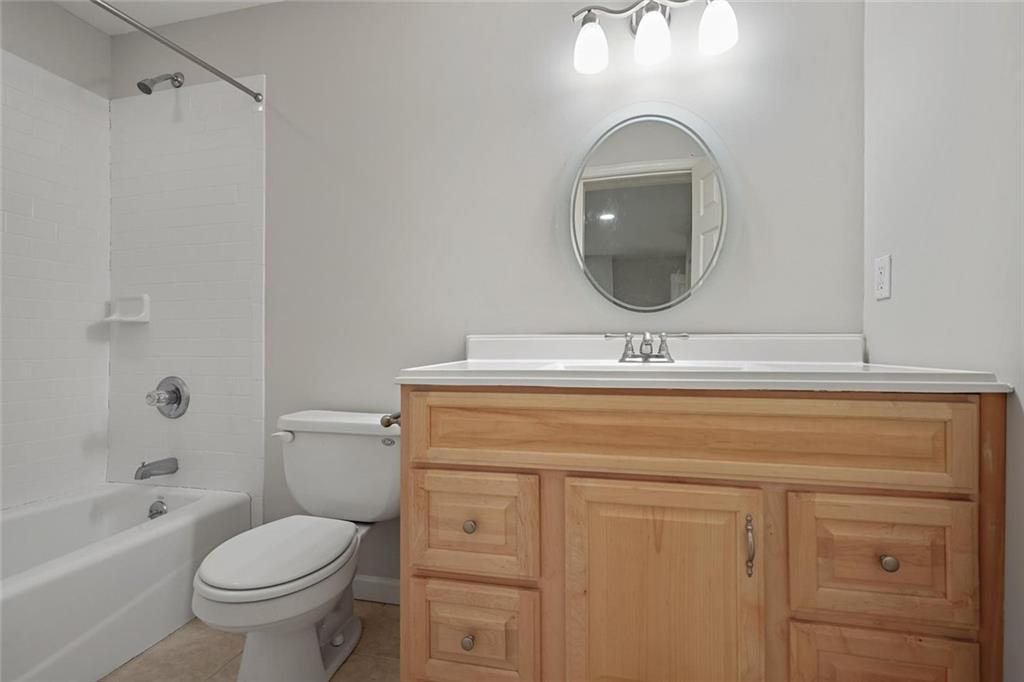 HIDDEN BRANCHES - Residential