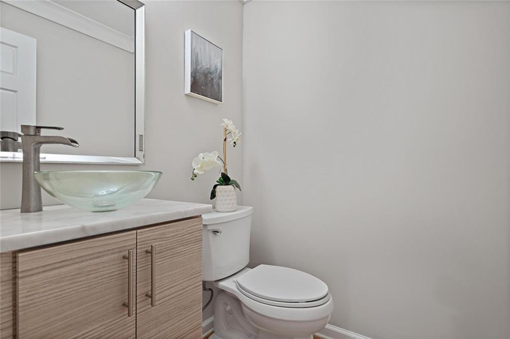 HIDDEN BRANCHES - Residential