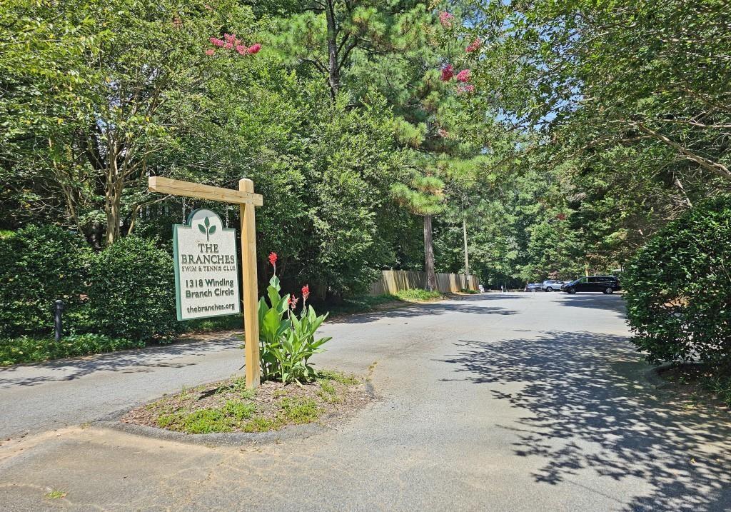 HIDDEN BRANCHES - Residential