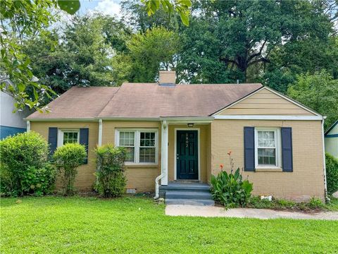 Photo of 1802 S Gordon Street S, Atlanta, GA 30310 (MLS # 7423758)