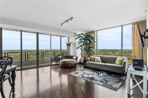 Condo For Sale - 700 Park Regency Place #2002<br/> Fulton County, Atlanta, GA 30326