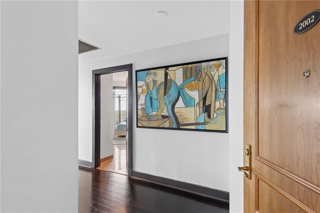 700 Park Regency Place NE 2002