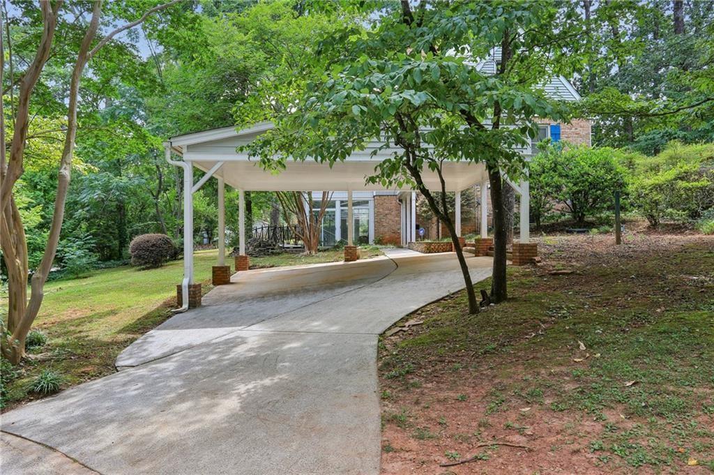 5622 Williamsburg Drive