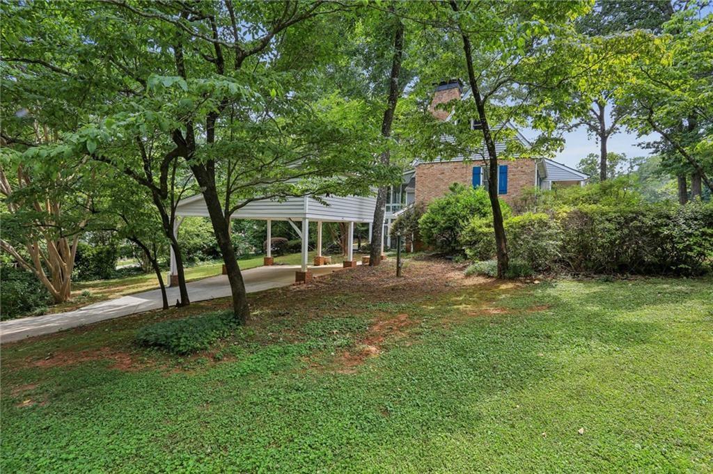 5622 Williamsburg Drive