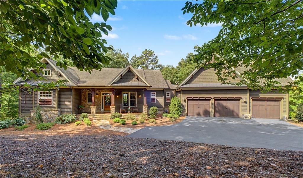 851 Skyline Drive