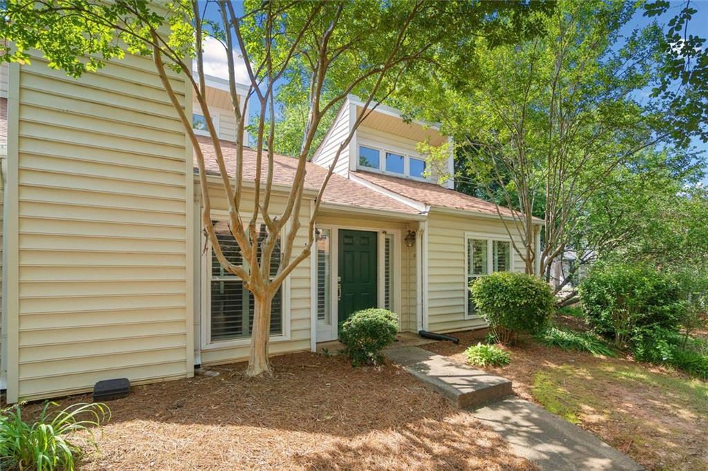 837 Serramonte Drive