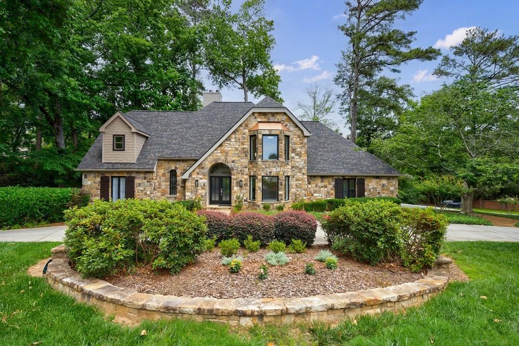 Atlanta Country Club - Residential Lease