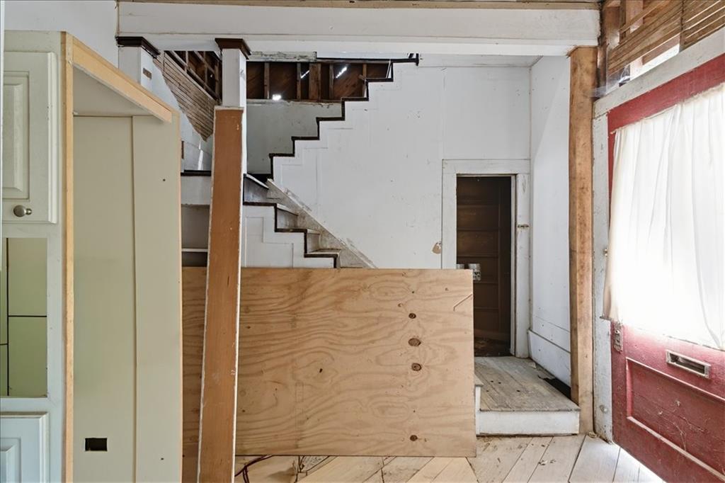 111 Bryan Street W