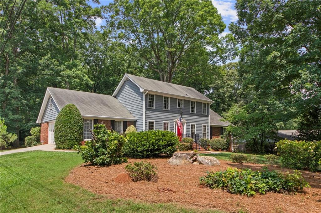 4352 White Oak Drive