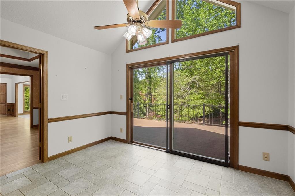 1015 Brooksglen Drive, Roswell, Georgia image 19