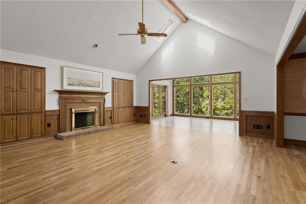 1015 Brooksglen Drive, Roswell, Georgia image 2