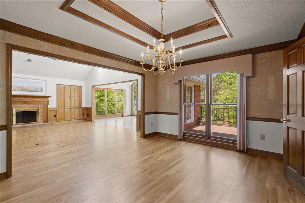 1015 Brooksglen Drive, Roswell, Georgia image 14