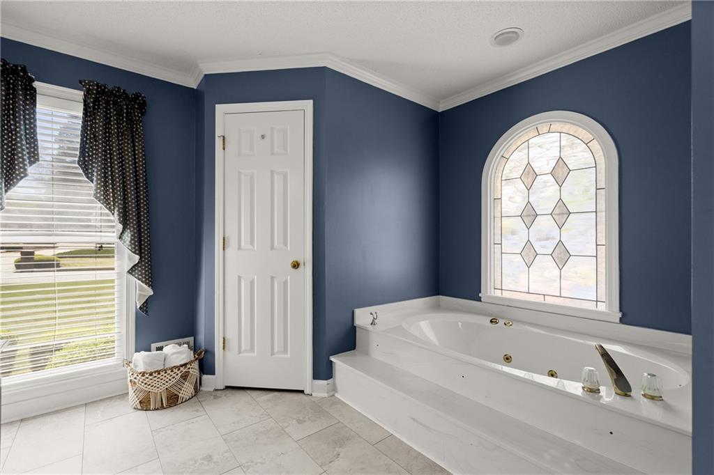 1015 Brooksglen Drive, Roswell, Georgia image 27