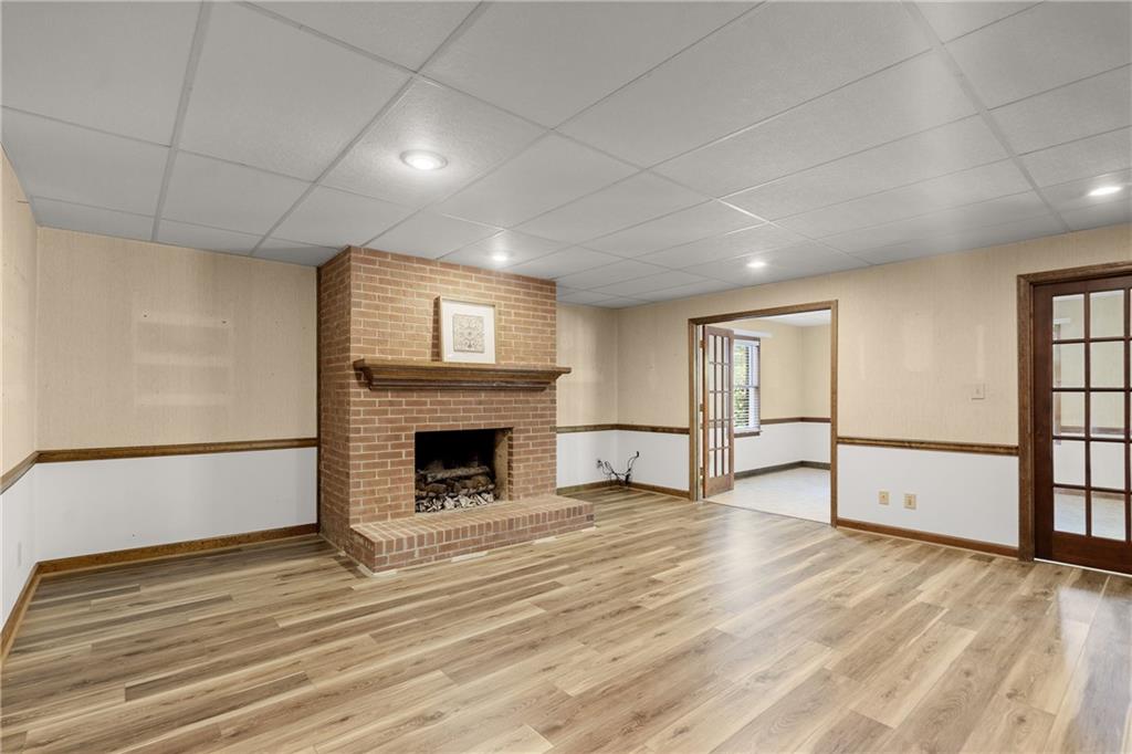 1015 Brooksglen Drive, Roswell, Georgia image 32
