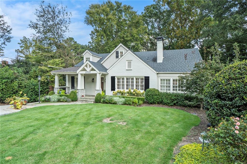 2707 Sharondale Drive NE