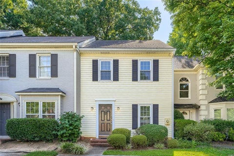 Condo For Sale - 594 Harcourt Place<br/> Marietta, GA 30067