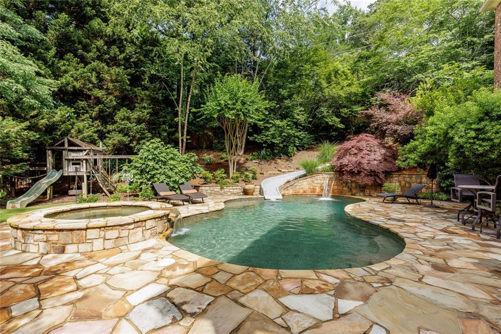 5284 Vernon Springs Trail NW