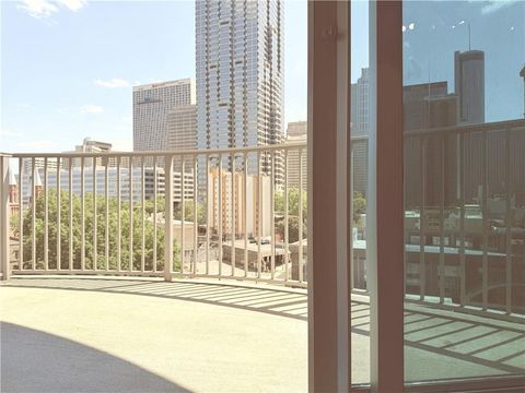 Photo of 400 W Peachtree Street NW #1011, Atlanta, GA 30308 (MLS # 7749688)