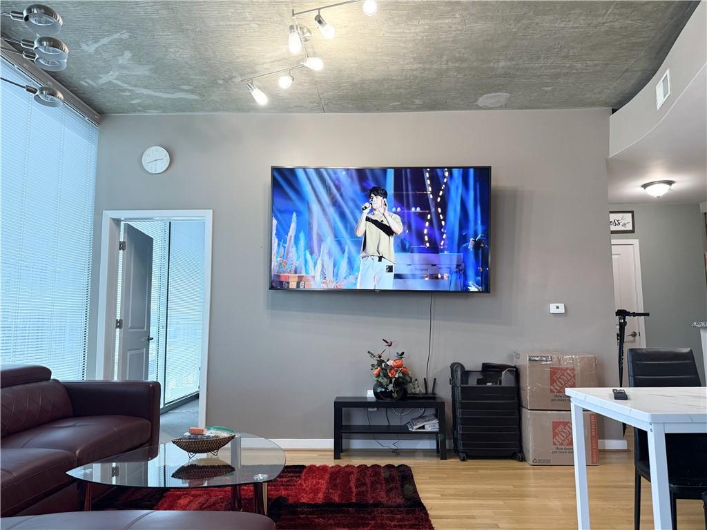 400 W Peachtree Street NW 1011