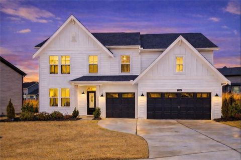 Homes For Sale - 709 Michigan Circle<br/> Hoschton, GA 30548