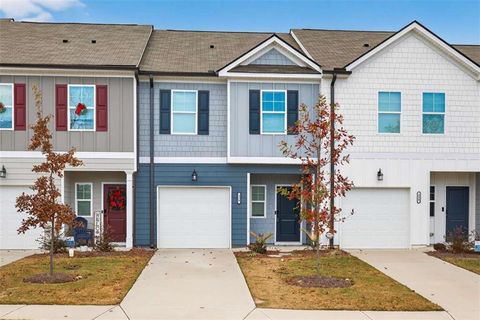 Townhouse For Sale - 228 Buckingham Lane<br/> Hoschton, GA 30548