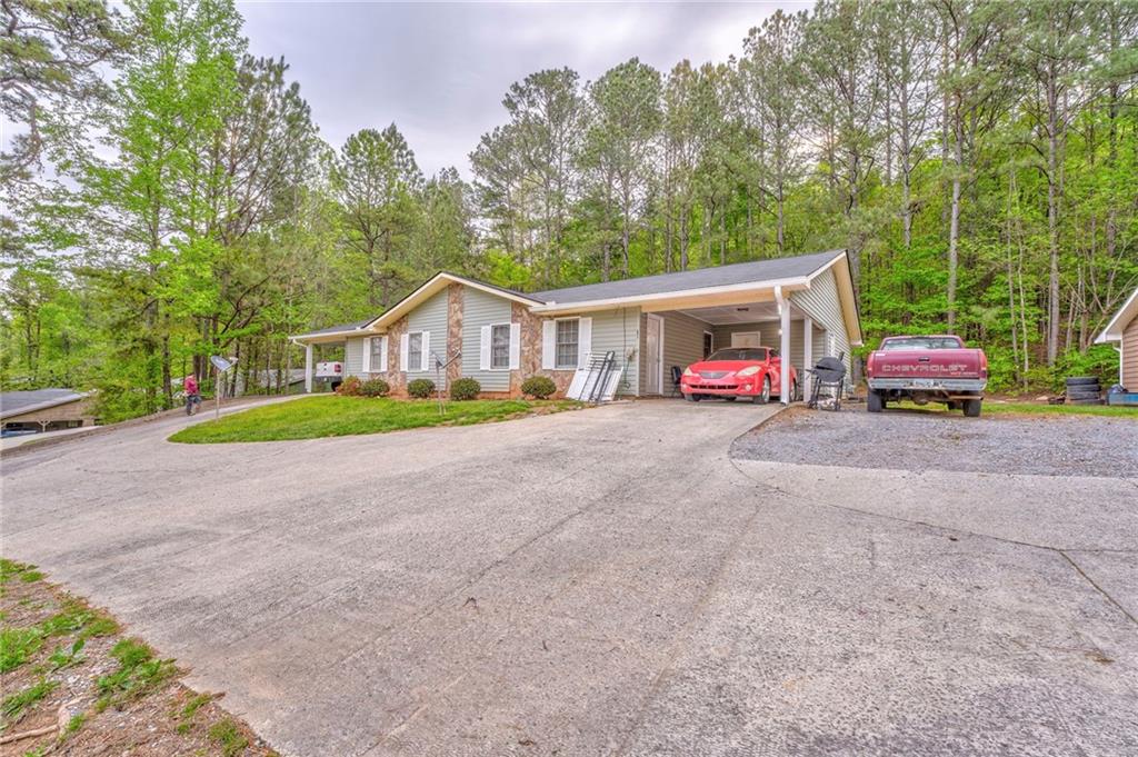 519 & 521 Chateau Drive SE