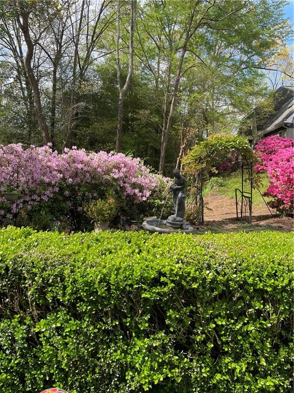 37 Plantation Drive NE