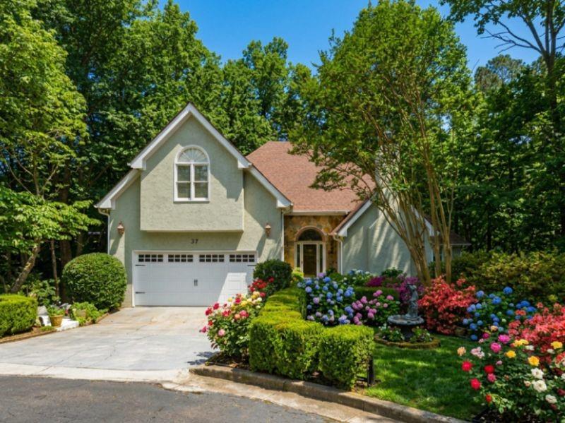37 Plantation Drive NE