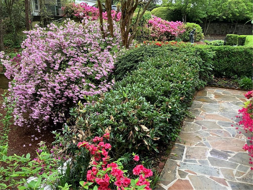 37 Plantation Drive NE