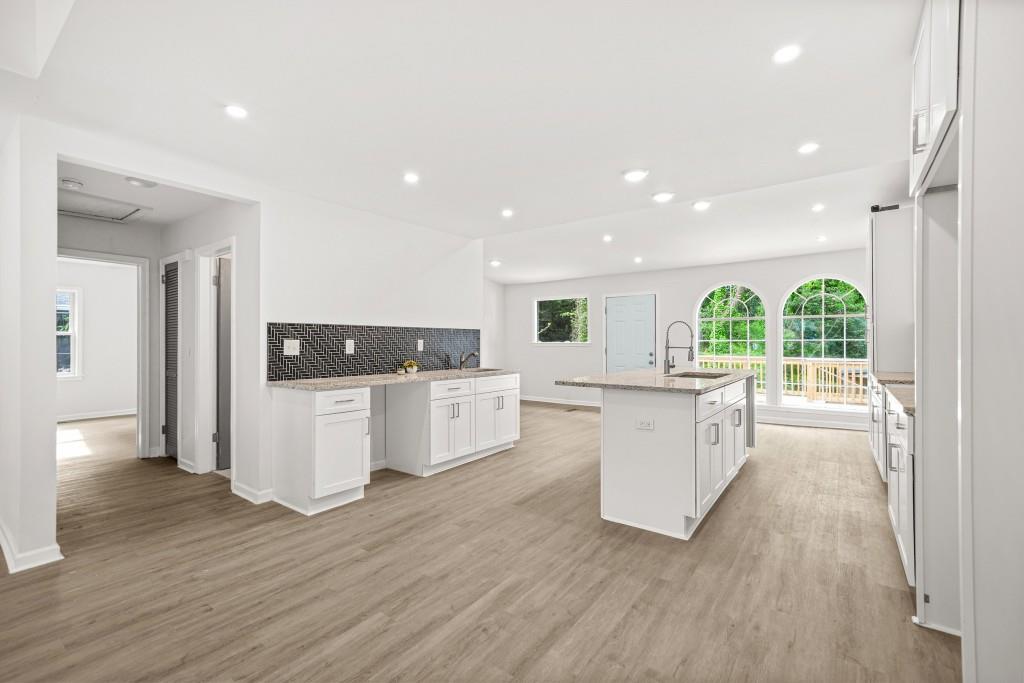 1712 Venetian Drive, Atlanta, Georgia image 7