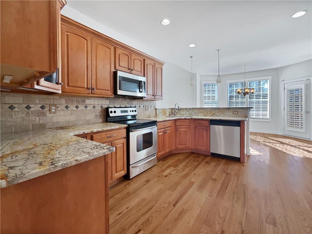 7465 Rolling Oaks Drive