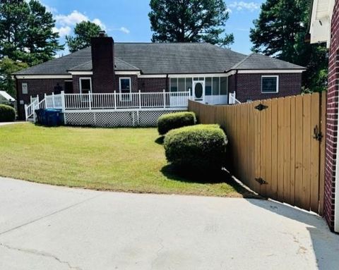 A home in Dacula