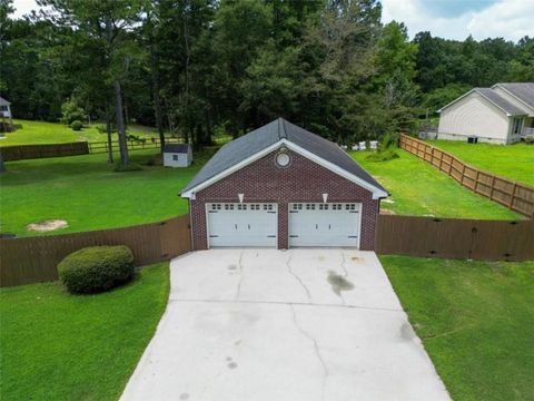 A home in Dacula