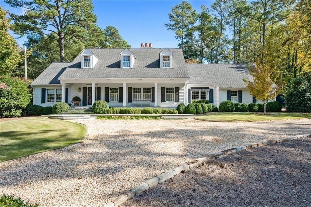 521 Heyward Circle NW