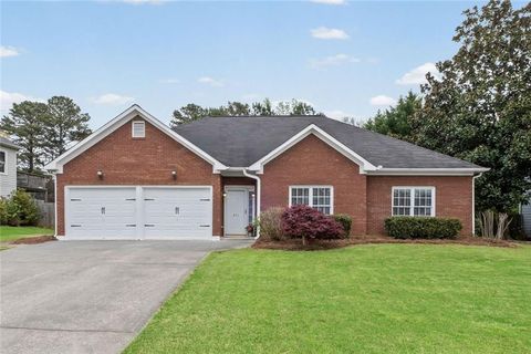 Homes For Sale - 411 Christina Way<br/> Acworth, GA 30102