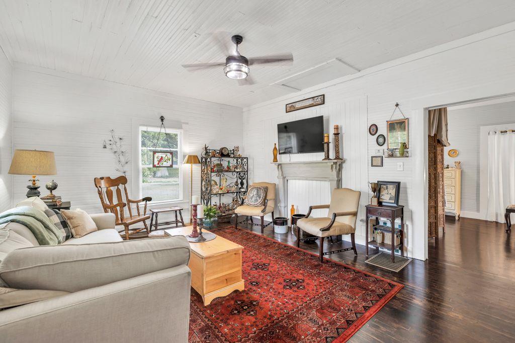 99 Hickory Street, Commerce, Georgia image 4