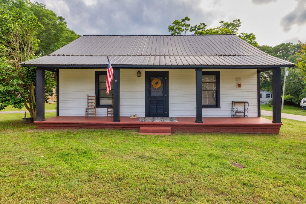 99 Hickory Street, Commerce, Georgia image 2