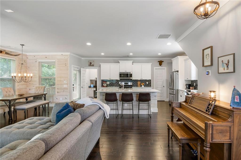 2136 Oak Knob Drive