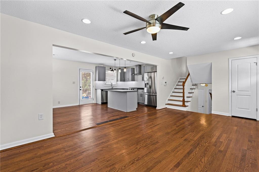 2497 Whites Mill Ln