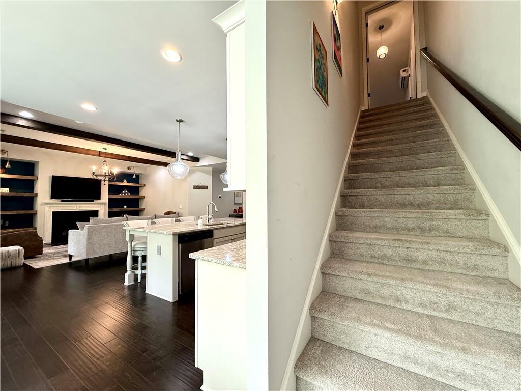 Larkspur - Residential