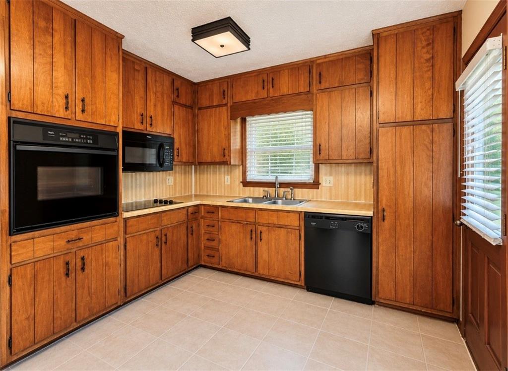 1980 Christian Circle SE