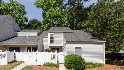 Condo For Sale - 2684 Meadowlawn Drive<br/> Marietta, GA 30067